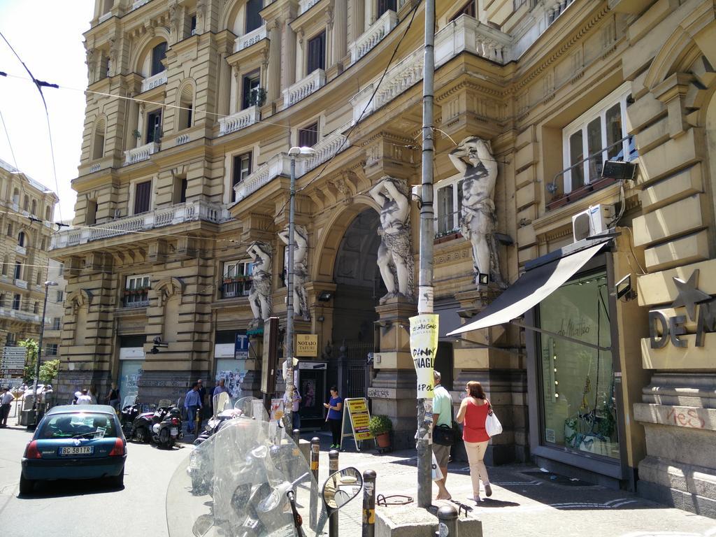 Caesar Napoli Hotel Luaran gambar